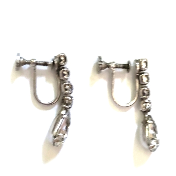 KRAMER NY VINTAGE 50s SILVER-TONE RHINESTONE CRYSTAL DROP SCREWBACK 1" EARRINGS - Picture 8 of 10